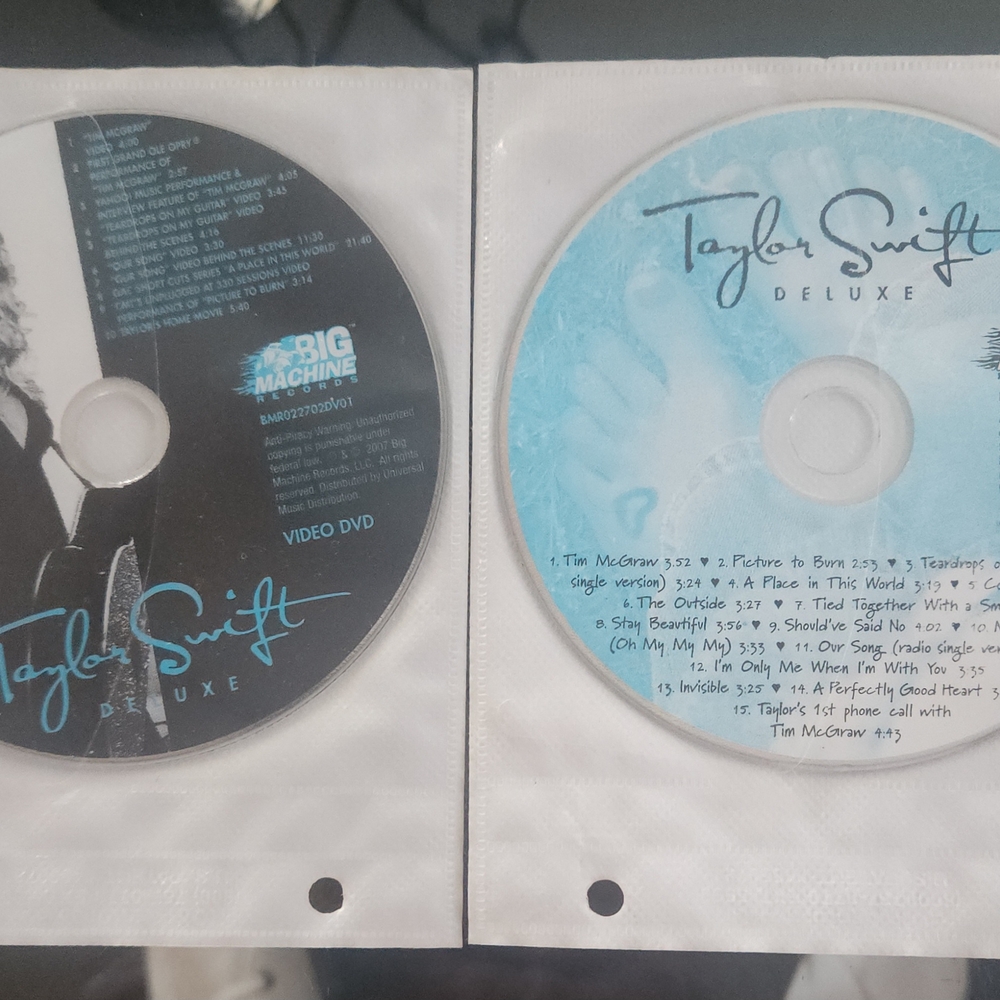 Taylor Swift Debut Album Deluxe CD and DVD/Video Set